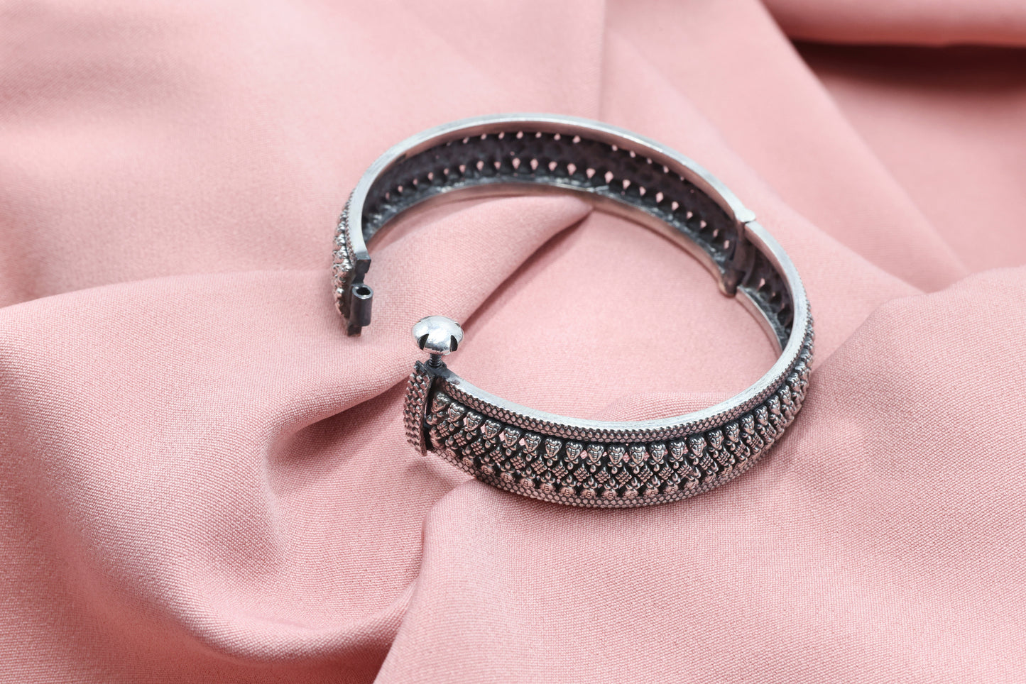 Noor Antique Openable Silver Kada