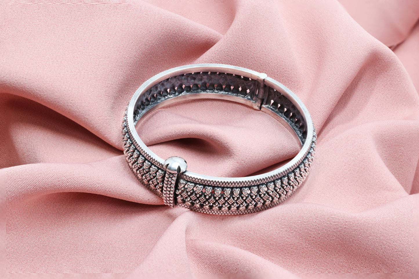 Noor Antique Openable Silver Kada