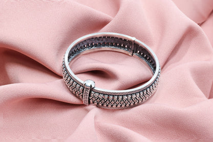 Noor Antique Openable Silver Kada