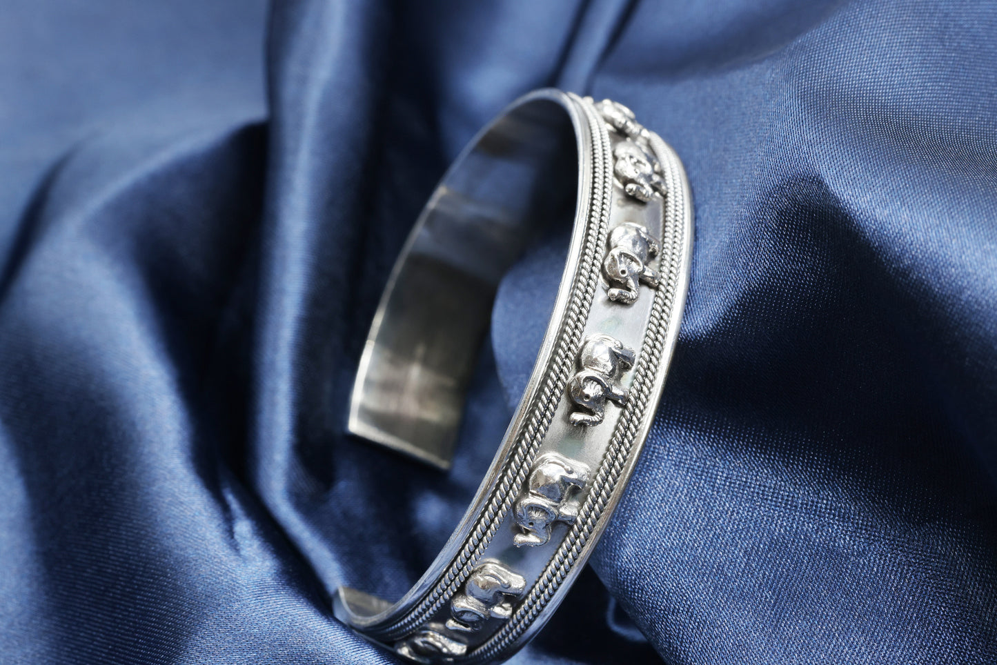 Rajwada Elephant Motif Antique Kada