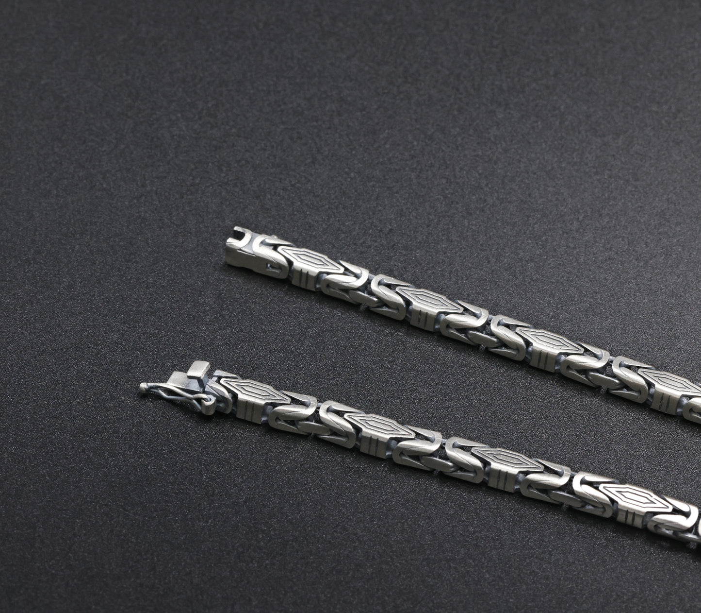 Imperial Grid Antique Silver Chain