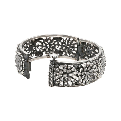 Pushpa Mudrika Open Bangle