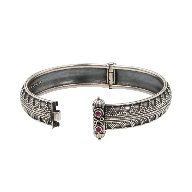 Trikona Ratna Bangle