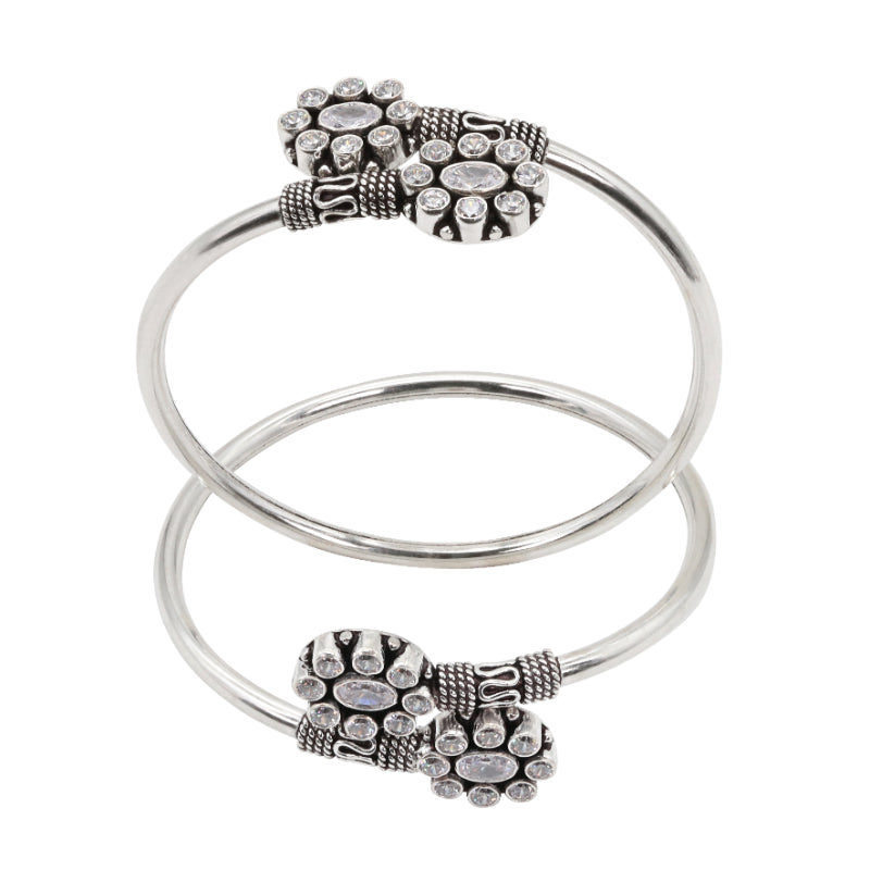 Shwet Pushpa Bangles