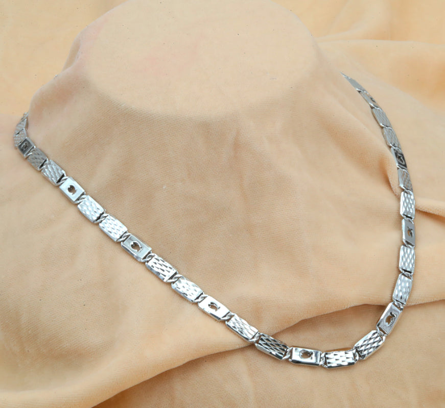 Linear Grid Silver Chain