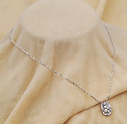 Classic Pearlescent Aura Chain Pendant