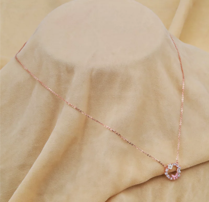 Rose Garden Bloom Chain Pendant