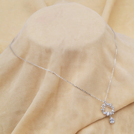 Ethereal Dewdrop Wreath Chain Pendant
