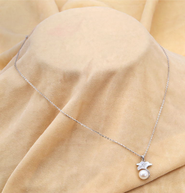 Pearl Dewdrop Crown Chain Pendant