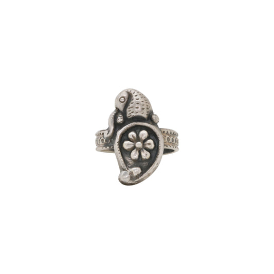 Sculpted Silver Crest Ring